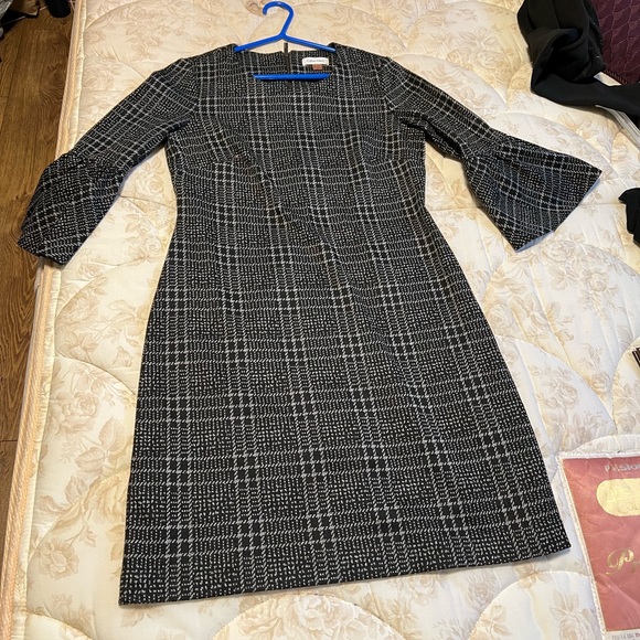 Calvin Klein Black and white striped mini dress. US 4. - Picture 3 of 6